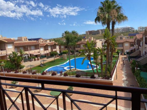 BUNGALOW con piscina y Solarium con Barbacoa